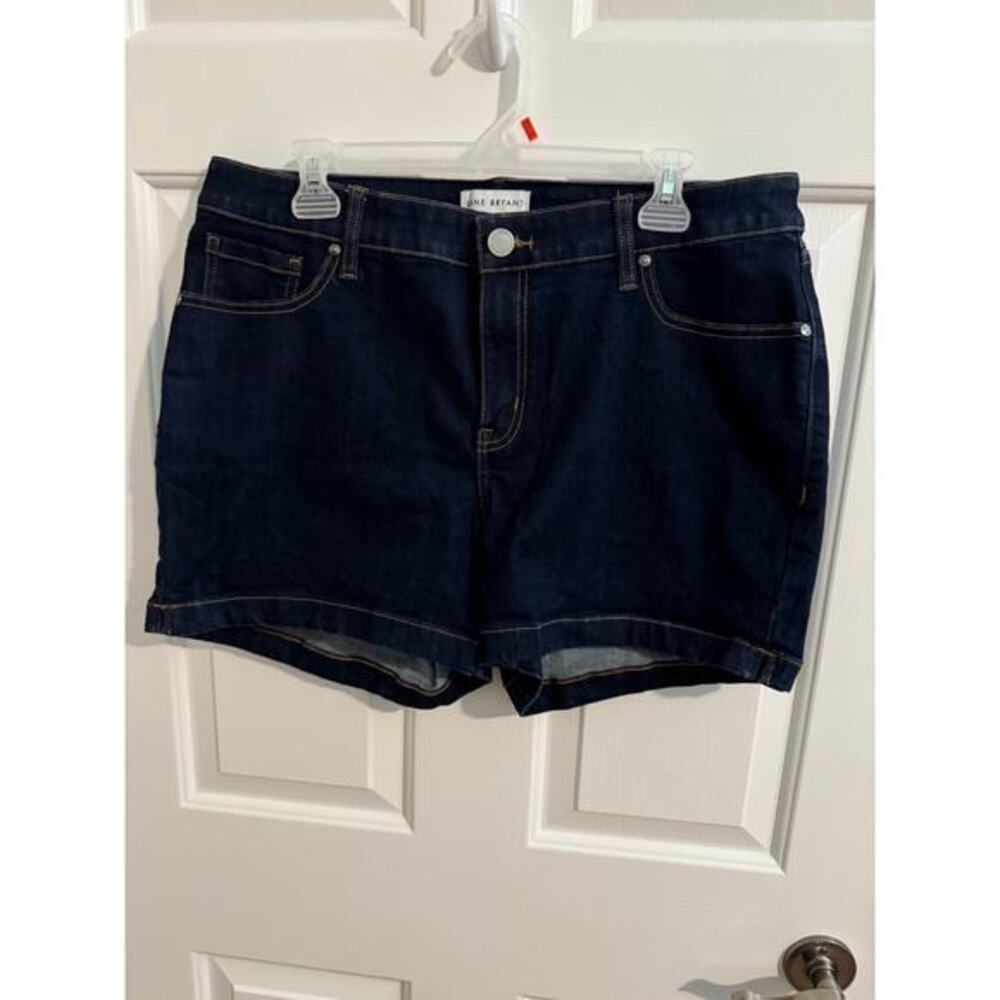 Lane Bryant New 4 inch flex magic waistband signature shorts plus 18 dark wash